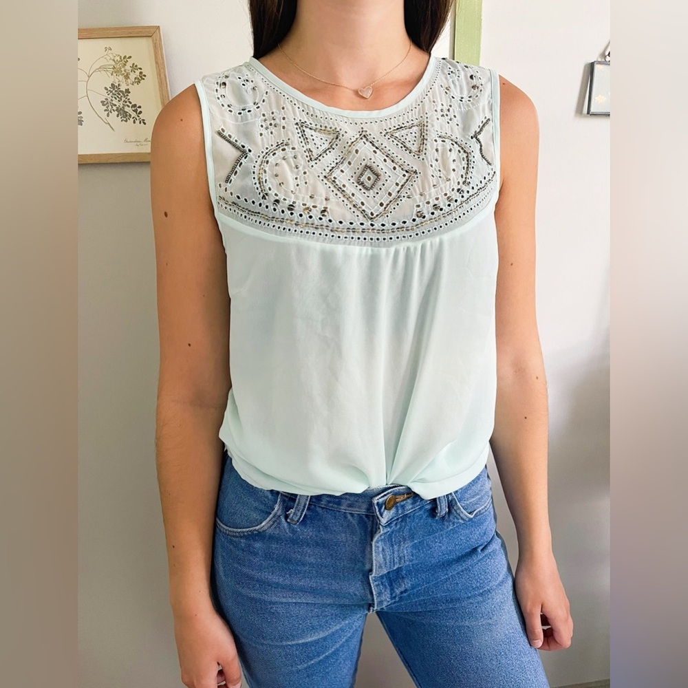 Vintage Vila mint embroidered top/tank size M